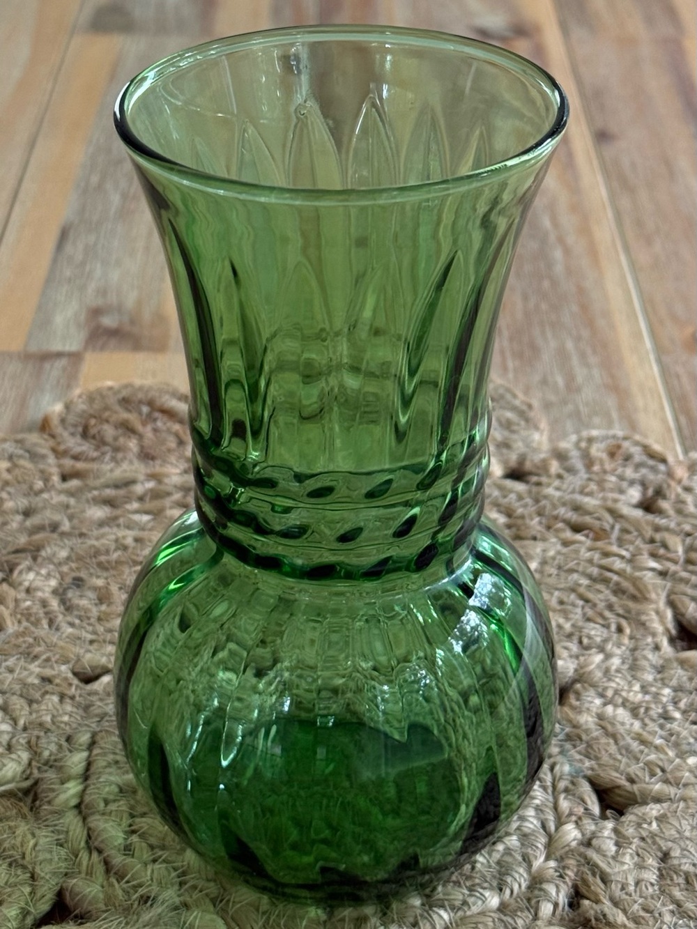 Vintage Anchor Hocking Green Glass Vase Rope and Swirl Design 6 1/2”